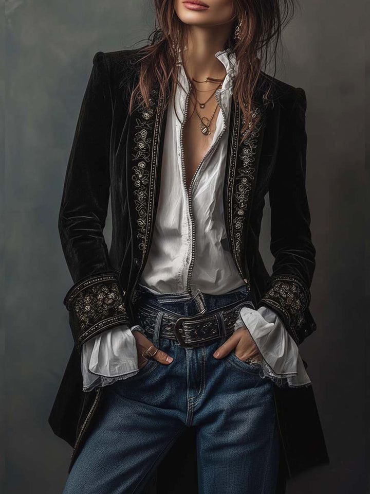 Betty | Bestickter Mantel