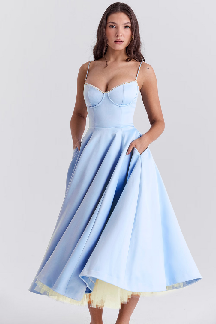 Lieselotte | Tailliertes Kleid mit Spaghetti-Trägern