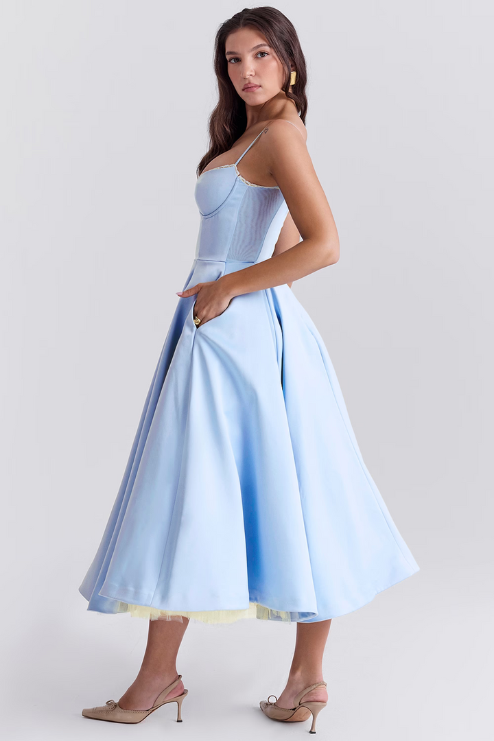Lieselotte | Tailliertes Kleid mit Spaghetti-Trägern