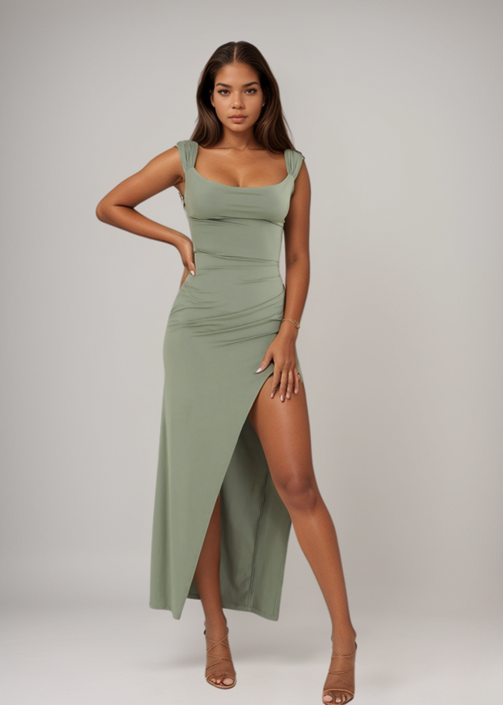 Ronja | Figurbetontes Schlitzkleid mit Raffungen