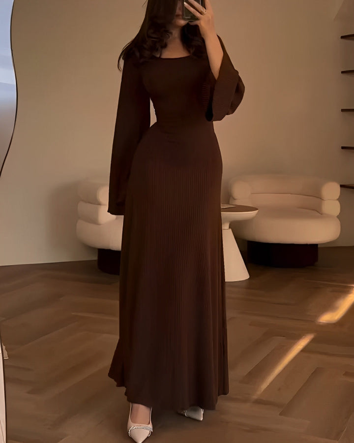 Mechthild | Geripptes Strick-Maxikleid mit Ärmeln